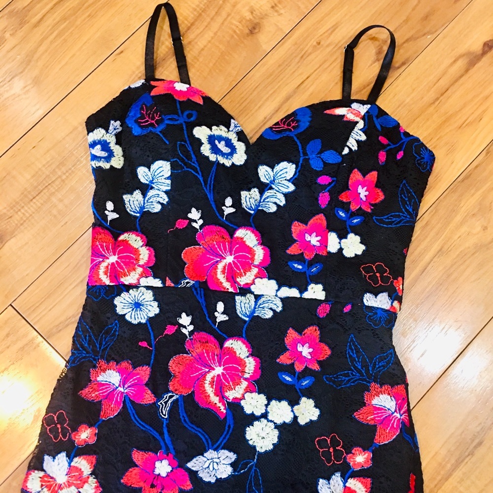 Guess Marciano floral flower bodycon dress black small summer date night vacay